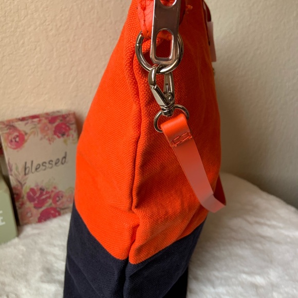 Gap tote - Picture 3 of 13